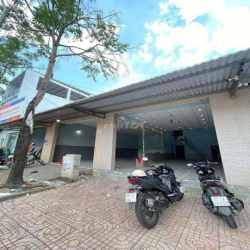 Cho thuê nhà mặt tiền ngang 10m kế bệnh viện nhi đồng Cần Thơ