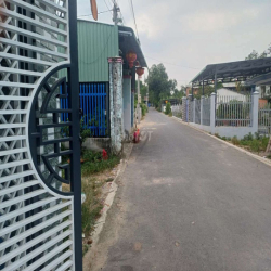 CẦN  BÁN GẤP NHÀ CẤP 4 (264M2 ) 2 MẶT TIỀN