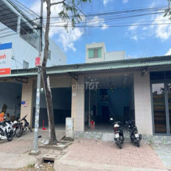 Cho thuê nhà mặt tiền ngang 10m kế bệnh viện nhi đồng Cần Thơ