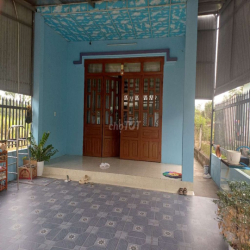 CẦN  BÁN GẤP NHÀ CẤP 4 (264M2 ) 2 MẶT TIỀN