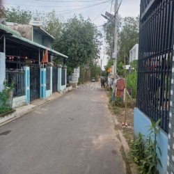 CẦN  BÁN GẤP NHÀ CẤP 4 (264M2 ) 2 MẶT TIỀN