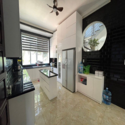MT Quốc Hương, Thảo Điền, - 3 tầng đẹp , full nội thất (18x24m). 140tr