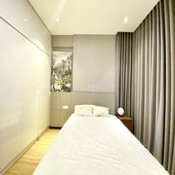 Cho thuê căn hộ 120m2 3PN The Gold View Bến Vân Đồn Q4