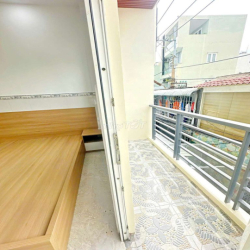 nhà hẻm gần đường lớn