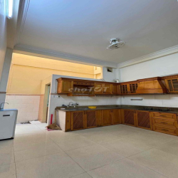 Cho thuê nhà mặt tiền Lê Lâm [4m x 18m] 3 lầu [ 6PN - 3WC] chính chủ