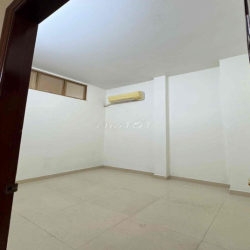 Cho thuê nhà mặt tiền Lê Lâm [4m x 18m] 3 lầu [ 6PN - 3WC] chính chủ