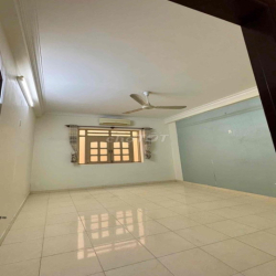 Cho thuê nhà mặt tiền Lê Lâm [4m x 18m] 3 lầu [ 6PN - 3WC] chính chủ