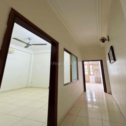 Cho thuê nhà mặt tiền Lê Lâm [4m x 18m] 3 lầu [ 6PN - 3WC] chính chủ