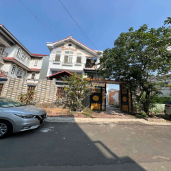 CHO THUÊ BIỆT THỰ KHU NAM LONG, DTSD 12*33, TRỆT, 2 LẦU, 5PN, SÁT GV