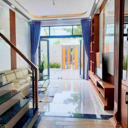 Nhà 3 tầng MT gần Tô Hiệu & biển Nguyễn Tất Thành