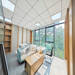 Cho thuê sàn văn phòng Nguyễn Hoàng 60m2 giá 11tr vuông vắn full kính