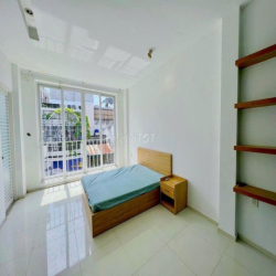 Cho thuê nhà nguyên căn đường Vạn Kiếp siêu rộng có ban công