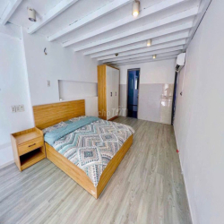 Cho thuê nhà nguyên căn đường Vạn Kiếp siêu rộng có ban công