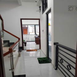 Cho thuê nhà mới - Công viên Phần mềm Quang Trung