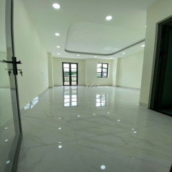 Cho thuê nhà MT 32A Phan Đăng Lưu, P.6, Q. Bình Thạnh 