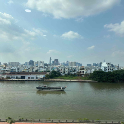 Văn phòng mặt tiền đường trần xuân soạn view nhìn về trung tâm Q1 !