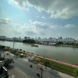 Văn phòng mặt tiền đường trần xuân soạn view nhìn về trung tâm Q1 !