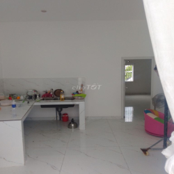 Cần bán hoặc cho nhà nguyên căn Gần khu công nghiệp Sông Hậu