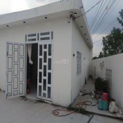 Cần bán hoặc cho nhà nguyên căn Gần khu công nghiệp Sông Hậu