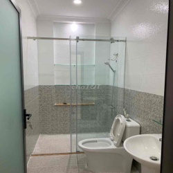 Cho thuê nhà DT 4x17 nhà cấp 4 ) 2 phòng ngủ .1 wc