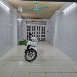 Nhà nguyên căn 8,5tr Trần Cung