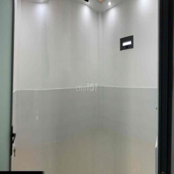 Cho thuê nhà DT 4x17 nhà cấp 4 ) 2 phòng ngủ .1 wc