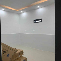 Cho thuê nhà DT 4x17 nhà cấp 4 ) 2 phòng ngủ .1 wc