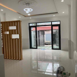 Cho thuê nhà DT 4x17 nhà cấp 4 ) 2 phòng ngủ .1 wc