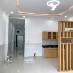 Cho thuê nhà DT 4x17 nhà cấp 4 ) 2 phòng ngủ .1 wc
