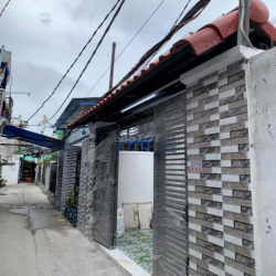 Cho thuê nhà DT 4x17 nhà cấp 4 ) 2 phòng ngủ .1 wc