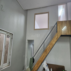 Chính chủ cho thuê nhà cấp 4 có gác xép rộng, thoáng