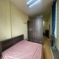 Cho thuê căn hộ Đê La Thành, DT 35m2, thoáng sáng, sạch sẽ, giá tốt