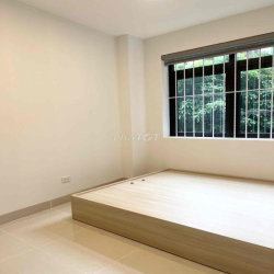 Căn hộ 2pn ngay Bưởi - Lạc Long Quân full đồ ban công cực thoáng