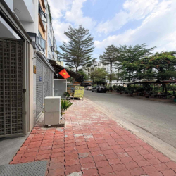 CHO THUÊ MẶT BẰNG GỒM 2 PHẦN TRUNG TÂM QUẬN 7