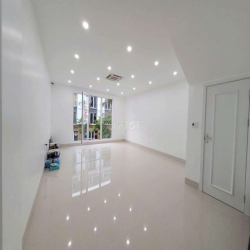 SIÊU PHẨM NHÀ MỚI THAN MÁY - 96F Hoàng Hoa Thám -  DTSD 400M²