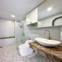 CHO THUÊ PENTHOUSE SIÊU ĐẸP RỘNG CÓ BANCOL