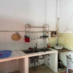 cho thuê nhà cấp 4 mặt công viên ở ngọc thuỵ