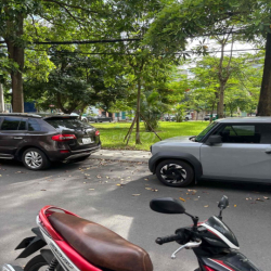 cho thuê nhà cấp 4 mặt công viên ở ngọc thuỵ