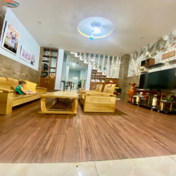 Hiếm..4ty190 nhà 3 tầng 108m2 Đoàn Thị Kia.hẻm xe hơi