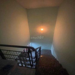 nhà 4x16m trệt lầu 3pn,2wc, hẻm 6m thông đường số 4.bhh. 8.5tr/ tháng