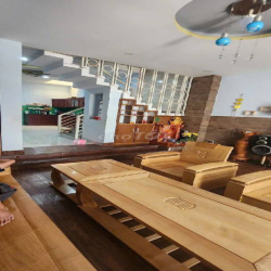 Hiếm..4ty190 nhà 3 tầng 108m2 Đoàn Thị Kia.hẻm xe hơi