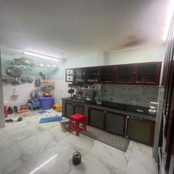 nhà 4x16m trệt lầu 3pn,2wc, hẻm 6m thông đường số 4.bhh. 8.5tr/ tháng