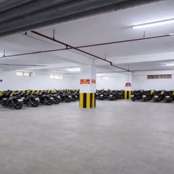 Cho thuê Tòa nhà văn phòng mặt tiền Đỗ Xuân Hợp gần CĐ Công Thương