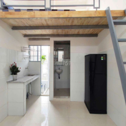 Chính chủ cho thuê phòng trọ Duplex gác 1m8 ngay Etown Cộng Hoà