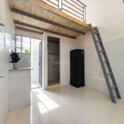 Chính chủ cho thuê phòng trọ Duplex gác 1m8 ngay Etown Cộng Hoà
