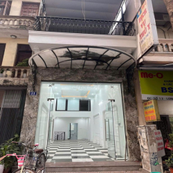 Cho thuê mặt bằng kinh doanh phố Ngọc Lâm, 2 tầng, vỉa hè, hơn 10tr