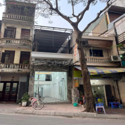 Cho thuê mặt bằng kinh doanh phố Ngọc Lâm, 2 tầng, vỉa hè, hơn 10tr