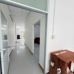 Nhà 4,5x20 có nội thất KdC Nông Thổ Sản