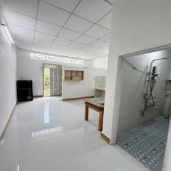 Nhà 4,5x20 có nội thất KdC Nông Thổ Sản