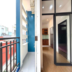 CHO THUÊ CHDV 1PN BAN CÔNG NGAY CÔ GIANG PHAN XÍCH LONG